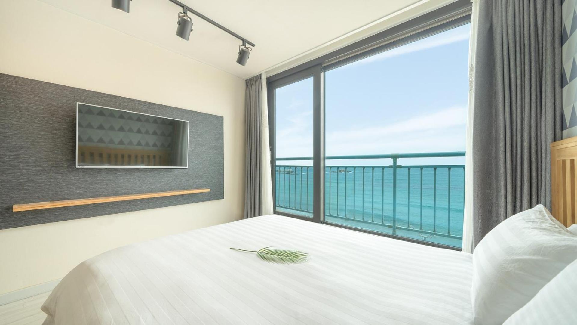 Goseong Littlesquare Oceanview Pension Номер фото